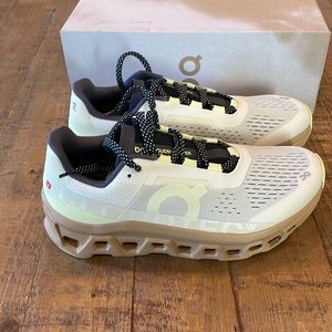 On cloud cloud monster running shoes New in Box